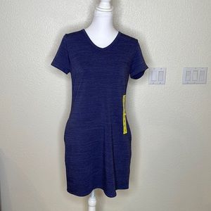 32 Degrees Brand short Sleeve Dress with pockets. Size Small. Navy Blue. NWT